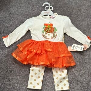 Seasonal baby outfit